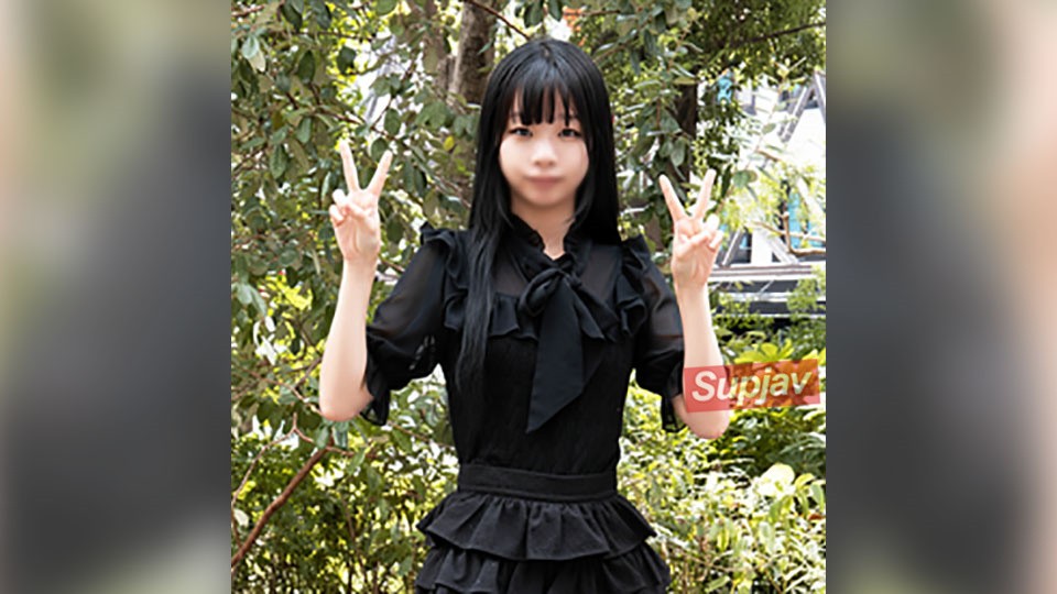 FC2PPV 4761757 [990 Points Until October 7th] [First Shoot] 19-Year-Old Beauty Specialist. Her Petite Sensitive Body Is Shy In Front Of The Camera But She Convulses With Pleasure. A Massive Load