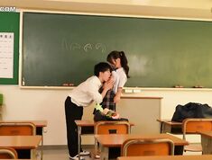 FTHTD-154 I Don’t Know What’s Normal Says This Troubled High School Student Who Awakens To Her Sexuality Through Sex With A Perverted Older Man