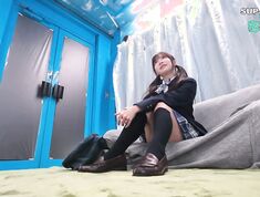 [Reducing Mosaic]SGKI-060 While Holding In Her Pee She Video Calls Her Boyfriend